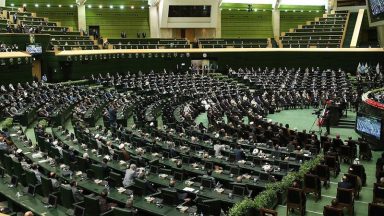 لایحه حفظ کرامت و تأمین امنیت بانوان در مجلس تایید شد: ارسال تصاویر نامناسب جرم محسوب میشود