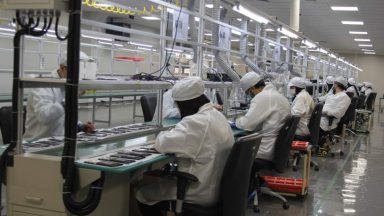 نخستین کارخانه تولید گوشی ایرانی در بندرعباس افتتاح شد
