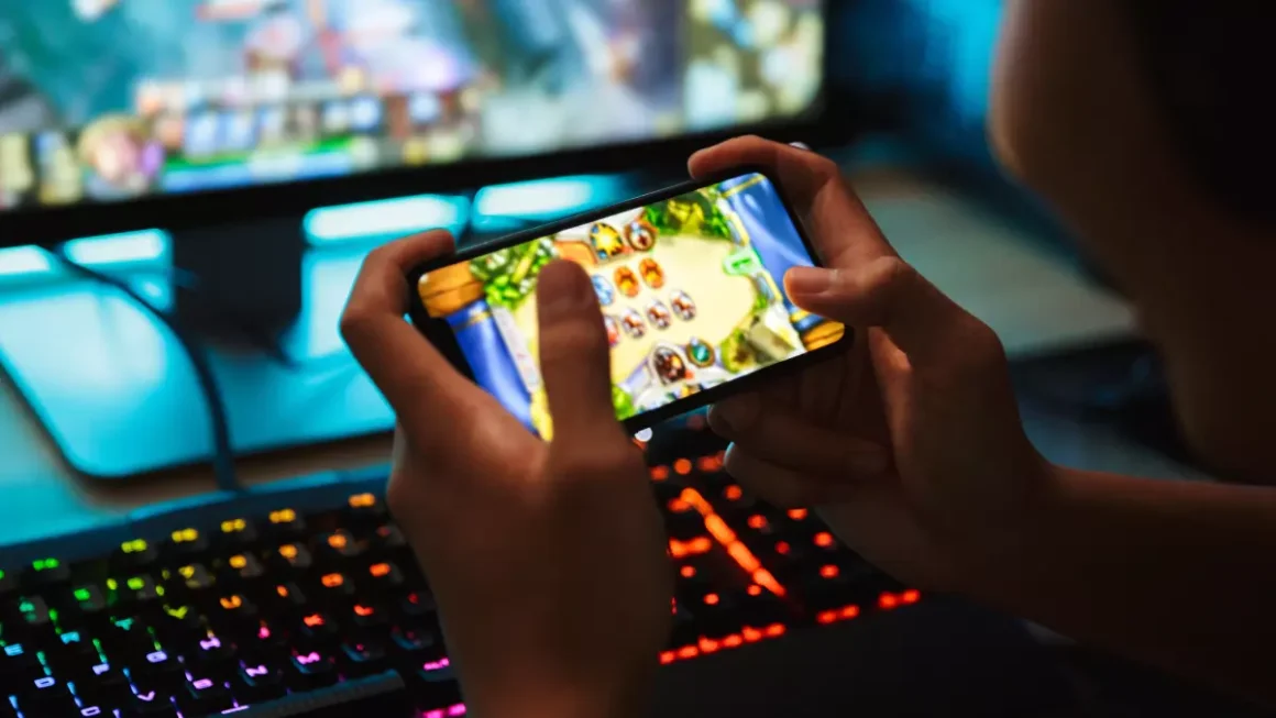 انتقاد تند رئیس کمیسیون بازی‌های رایانه‌ای از عملکرد وزارت ارتباطات در قبال رفع فیلتر گوگل پلی