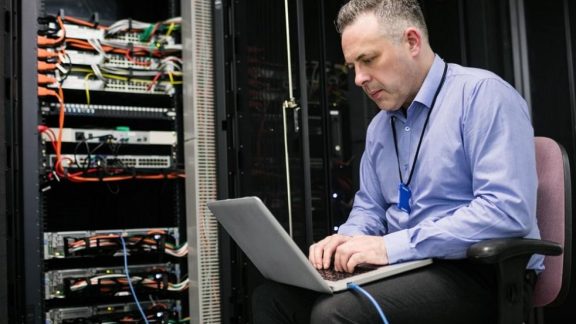 خدمات پشتیبانی شبکه: از نگهداری تا رفع مشکلات فوری