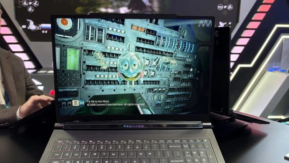 لپ‌تاپ RedMagic 3D Gaming