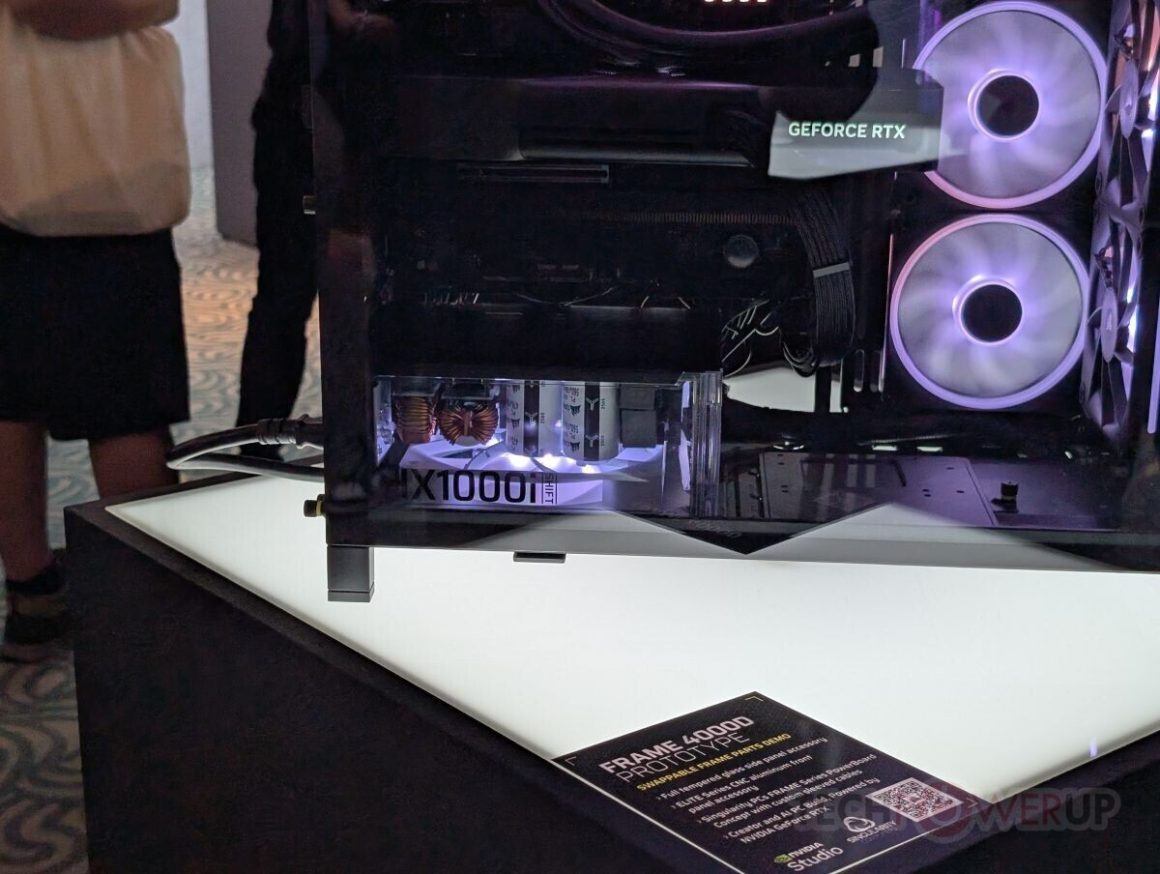 نسخه اولیه کورسیر FRAME 4000D با طراحی متفاوت