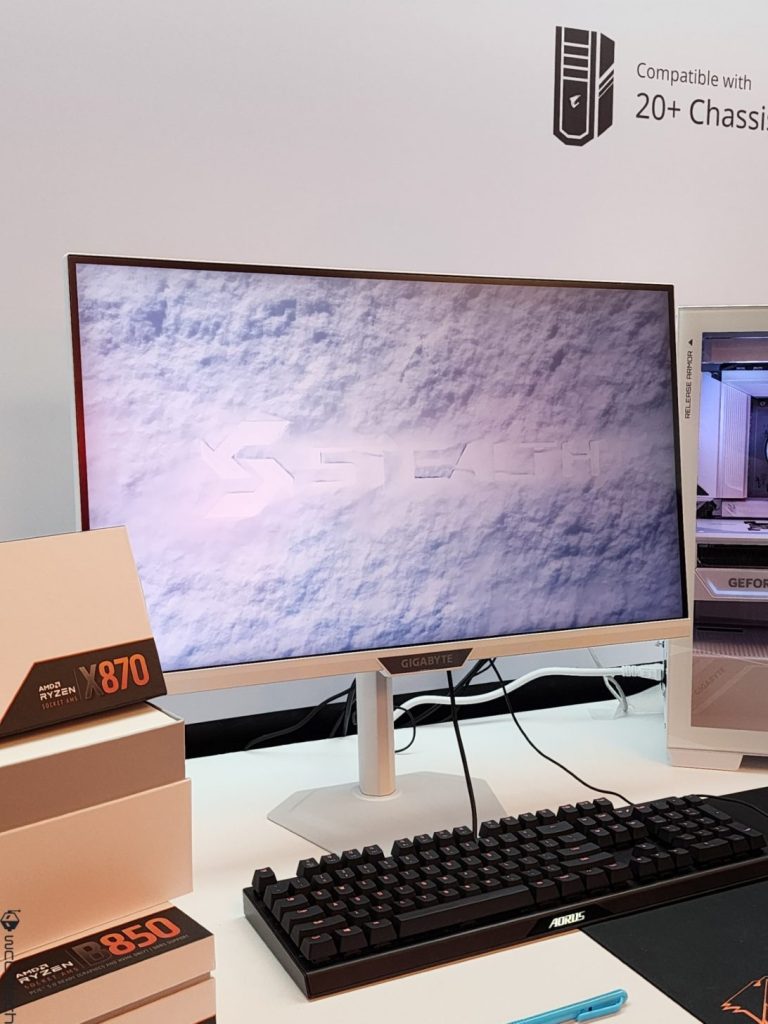 مانیتور M27UP؛ انتخابی ویژه برای علاقهمندان به تغییر حالت نمایش