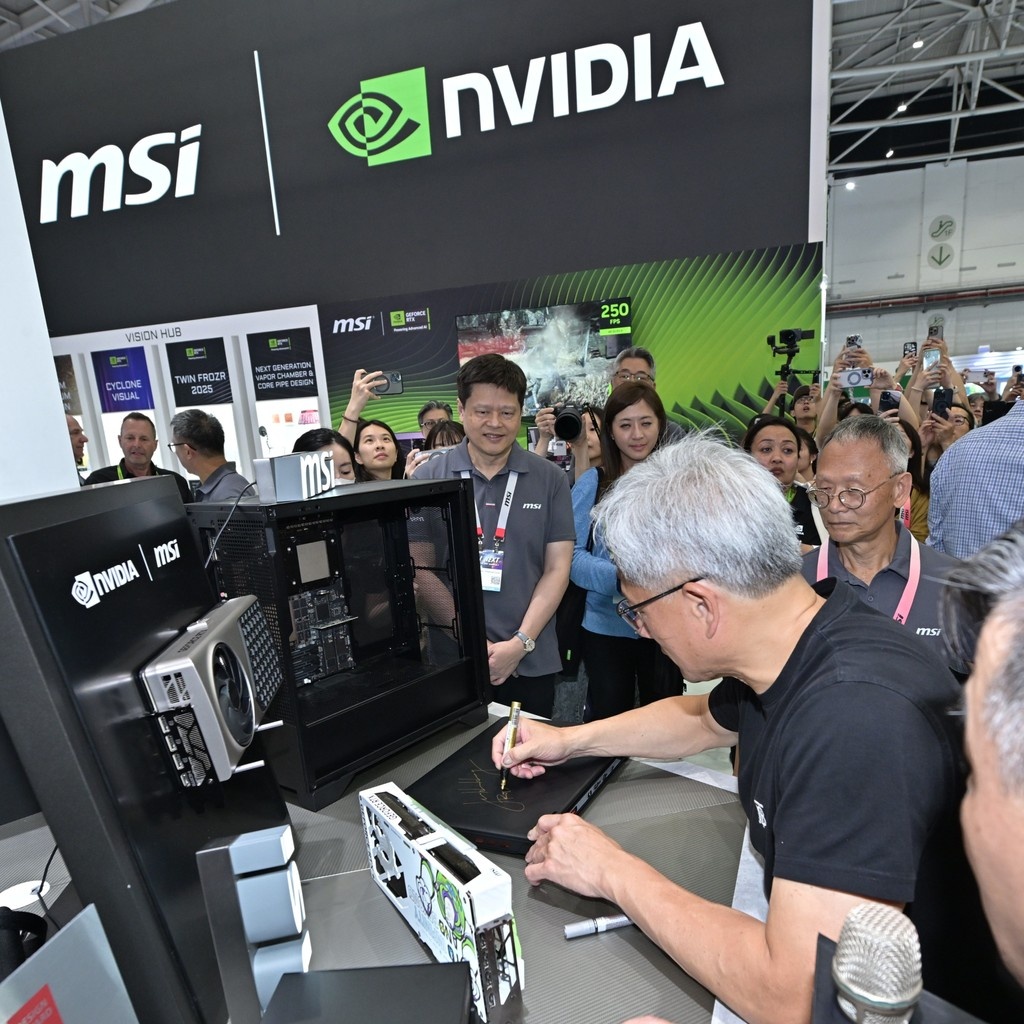 MSI GeForce RTX 5070 GAMING Toy Story Edition؛ طراحی الهامگرفته از باز لایتیر