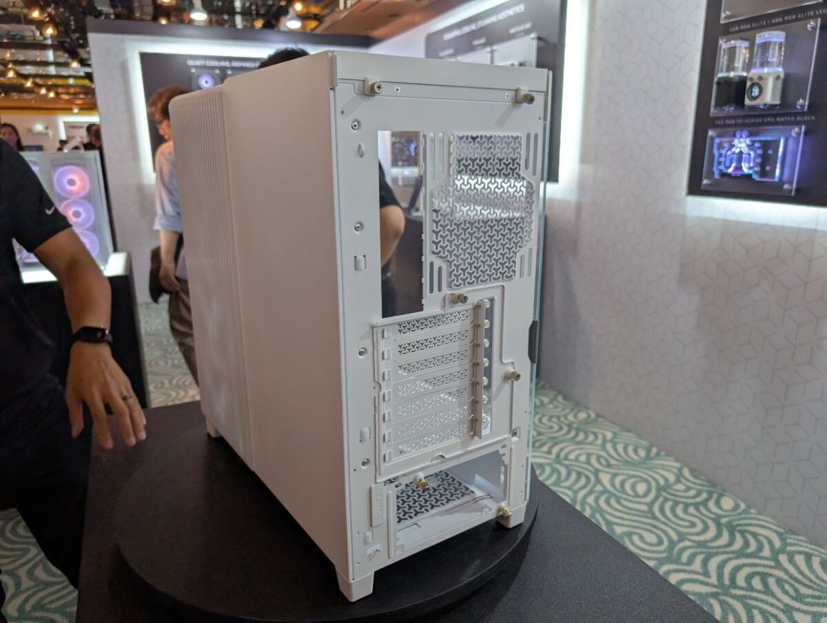 معرفی کیس ماژولار کورسیر FRAME 4500X