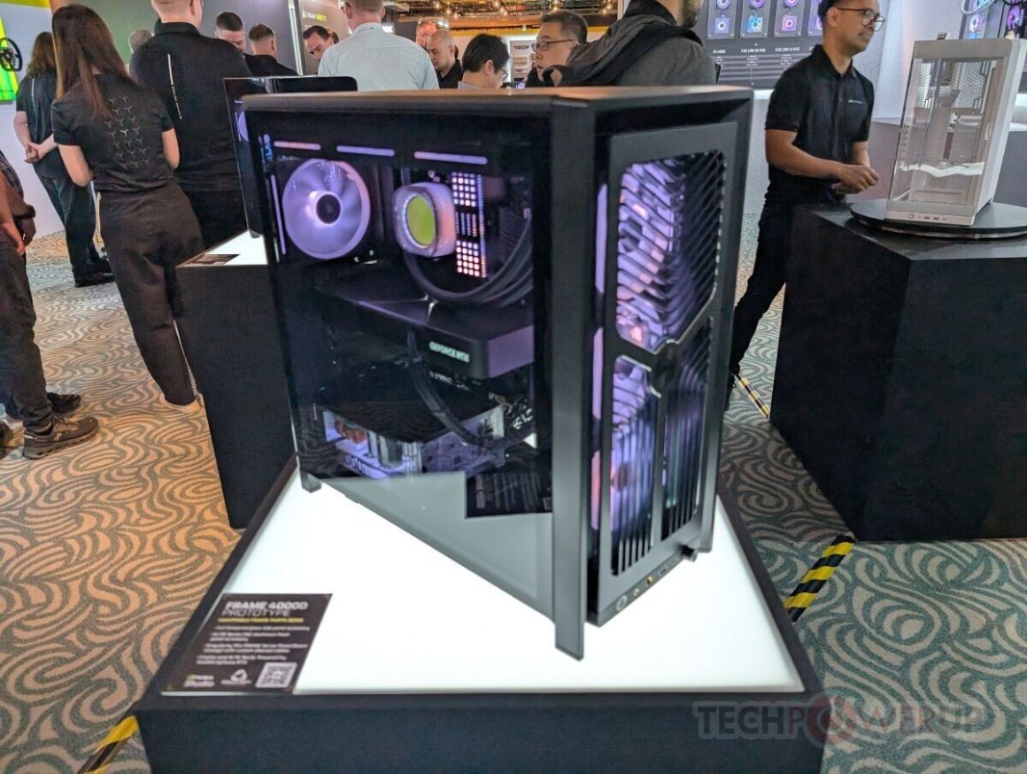 نسخه اولیه کورسیر FRAME 4000D با طراحی متفاوت