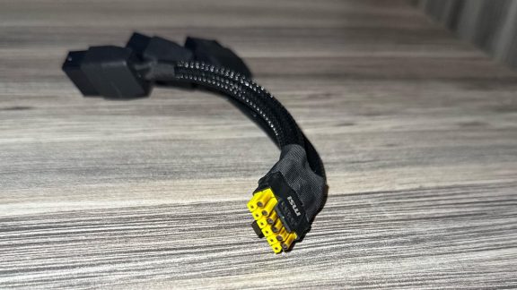 آداپتور برق زرد رنگ کارت گرافیک MSI RTX 5070 Ti دچار سوختگی شد