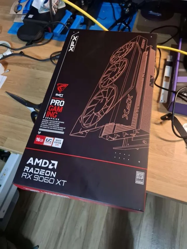 عملکرد کارت گرافیک AMD RX 9060 XT فاش شد: کمی کندتر از RX 7700 XT