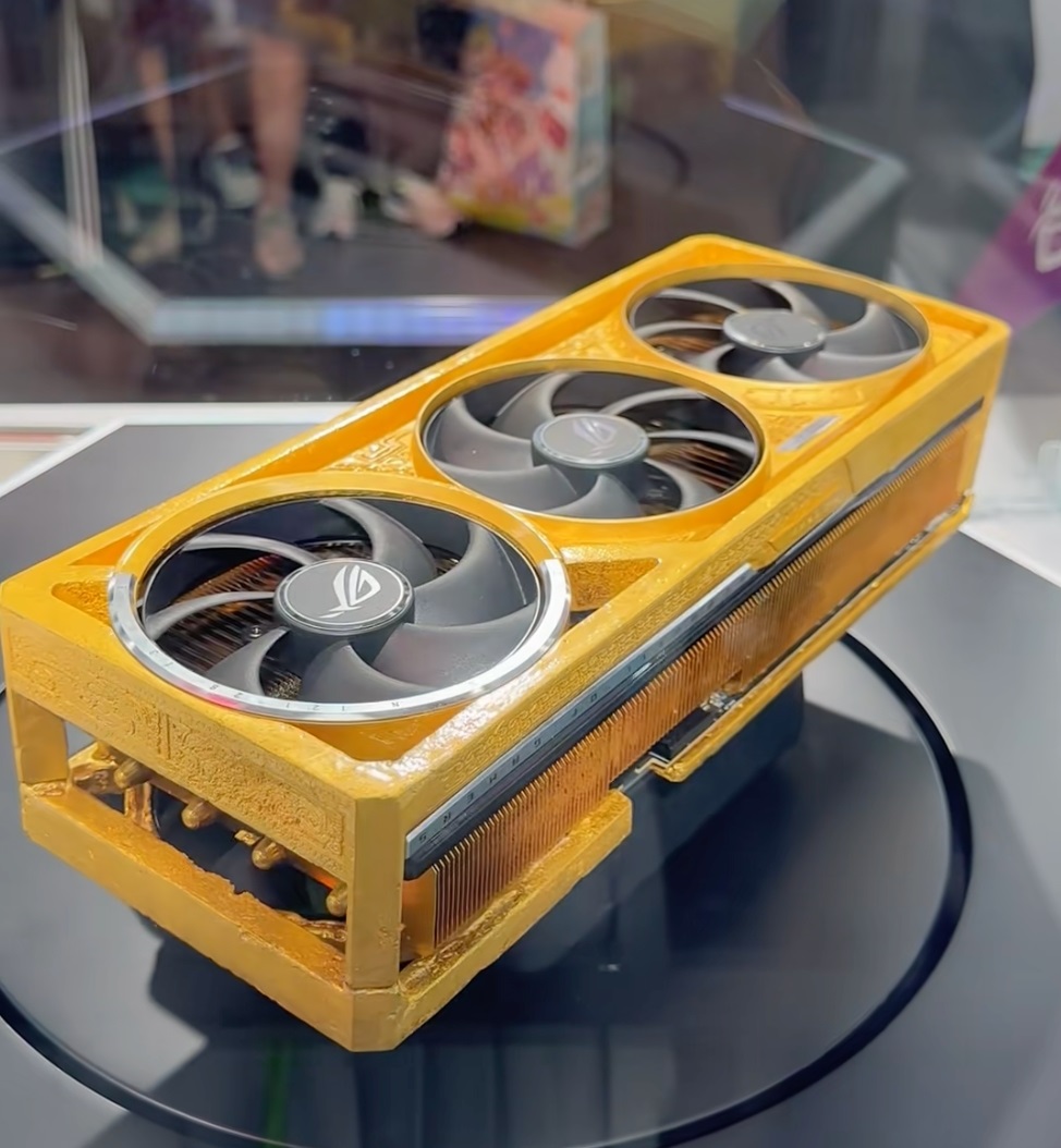 ارائه یک کارت گرافیک ROG RTX 5090 با 5 کیلوگرم طلای واقعی از سوی ایسوس