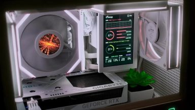 کامپیوتر گیمینگ سفیدرنگ