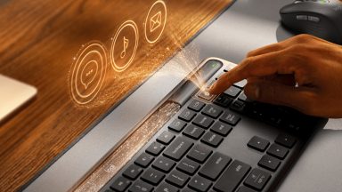 کیبورد خورشیدی لاجیتک