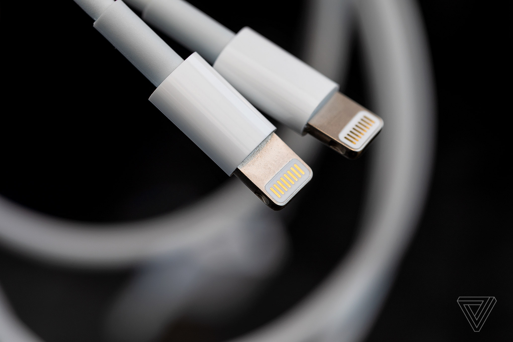 همهچیز درباره درگاه USB-C آیفون 17؛ از شارژ سریع تا اتصال به نمایشگر 4K