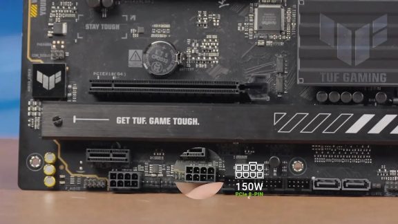 ایسوس از اسلات تقویتشده PCIe با توان 250 وات رونمایی کرد؛ خداحافظی با کابل برق کارت گرافیک؟