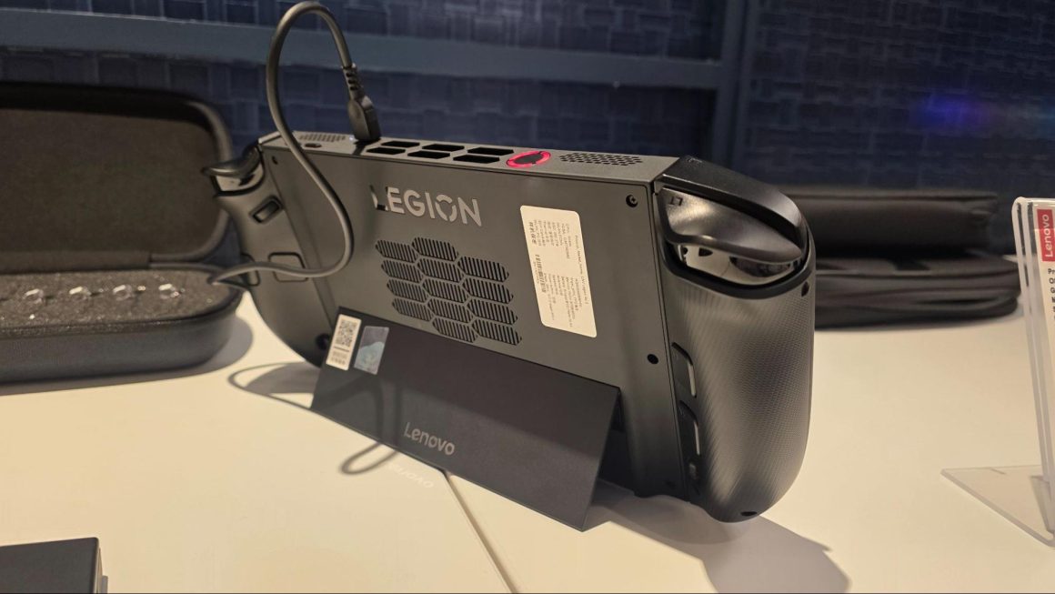 نمایشگر و پردازنده کنسول دستی لنوو Legion Go 2