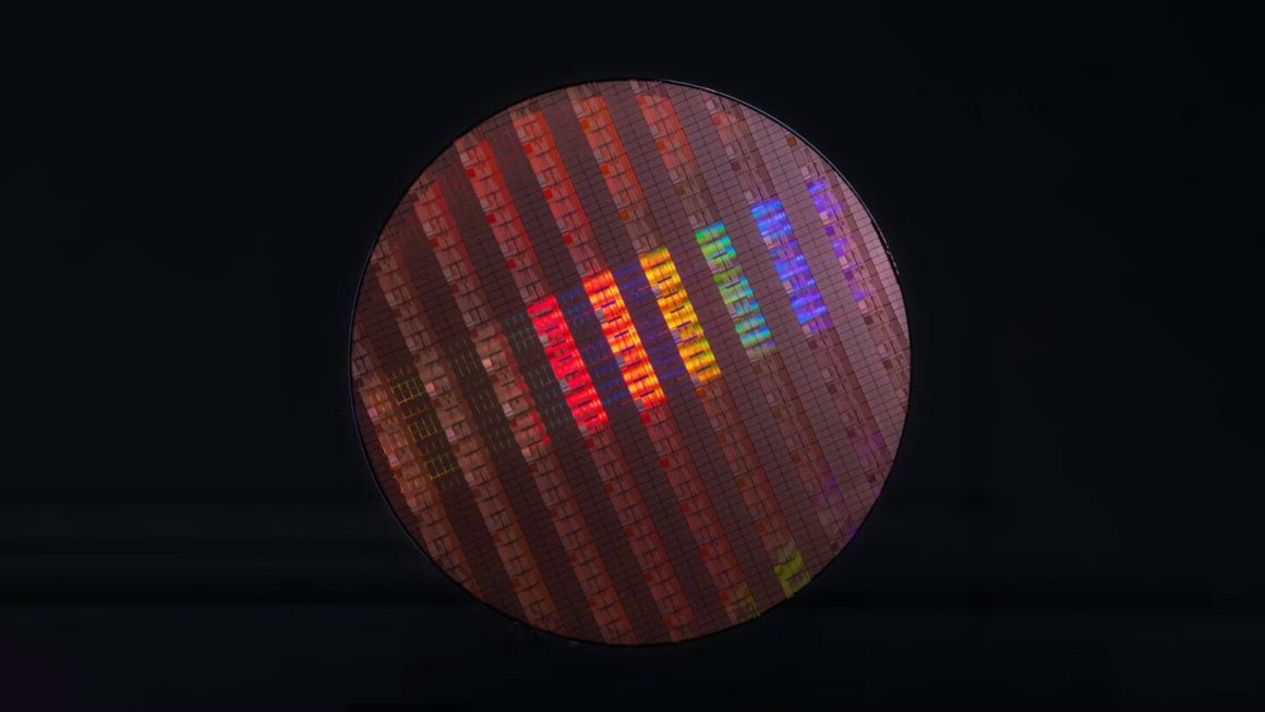 همکاری تاریخی اینتل با AMD