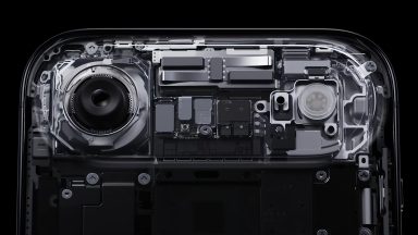 آیفون ایر شفاف توجه کاربران را به طراحی شگفت‌انگیز داخلی آن جلب کرد