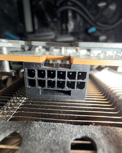 مشکل سوختگی کانکتور کارت Sapphire RX 9070 XT