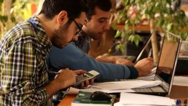 دسترسی آزاد نخبگان به اینترنت