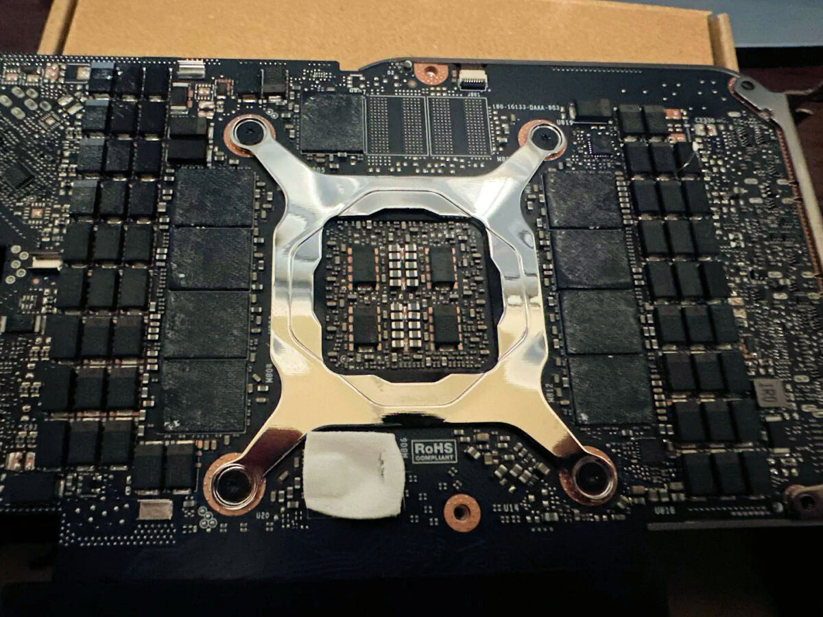 یک کاربر نمونه مهندسی کارت گرافیک RTX 3080 Ti انویدیا را خرید