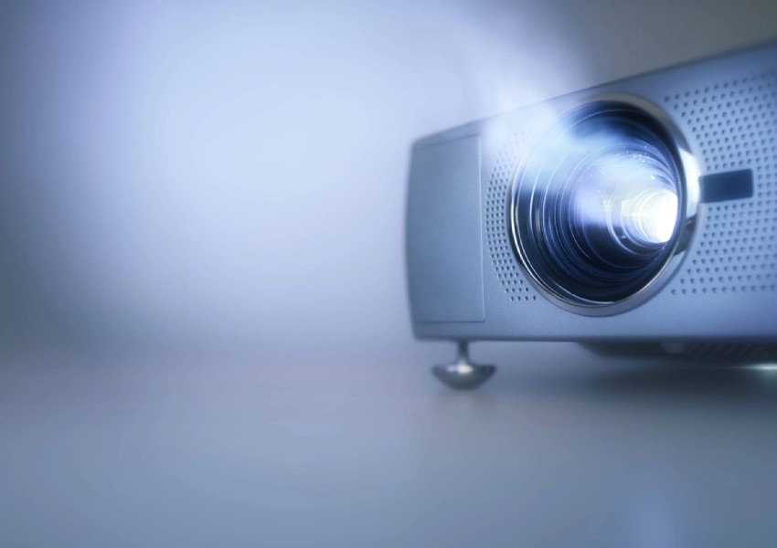 راهنما خرید ویدئو پروژکتور با پرده نمایش مناسب
