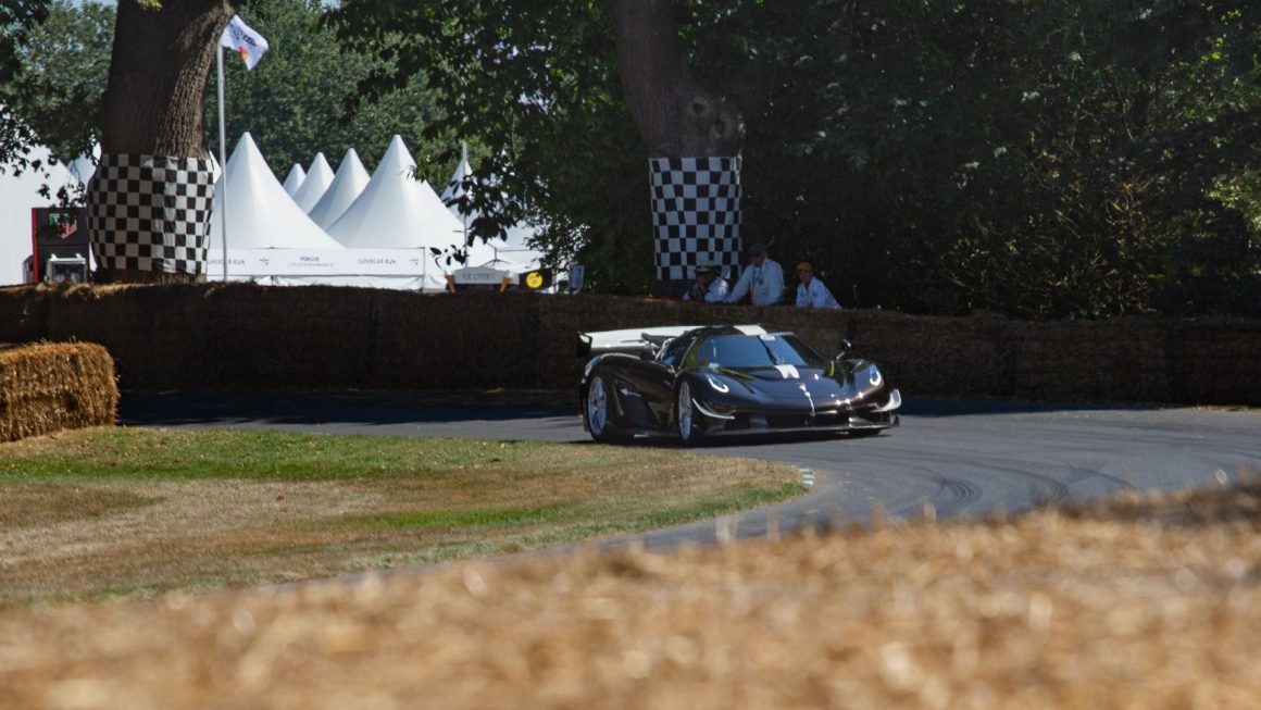 عملکرد خیره‌کننده مدل جدید کونیگزگ در فستیوال سرعت گودوود 2025