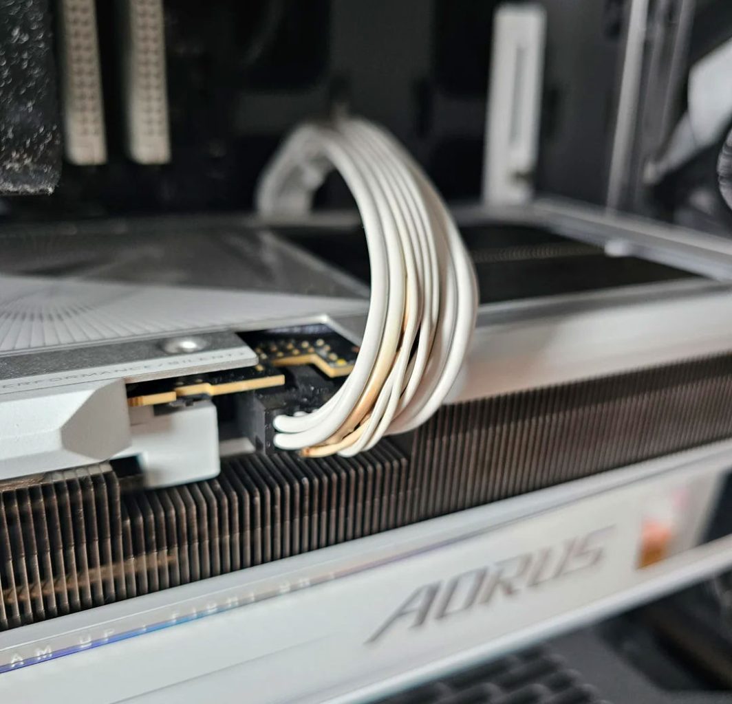 ذوب شدن کانکتور کارت RTX 5090