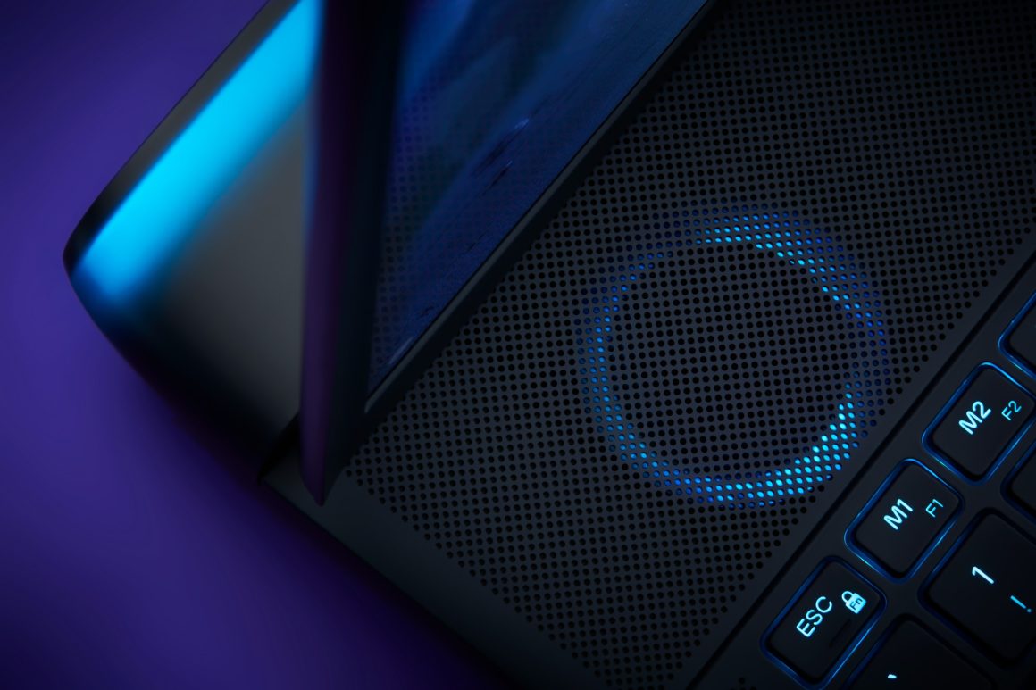 لپ تاپ گیمینگ Alienware 16X Aurora