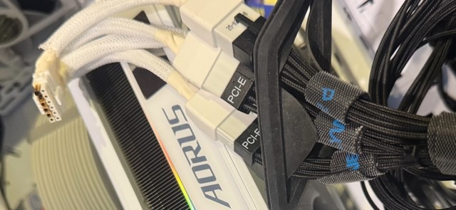 سوختن کانکتور RTX 5090