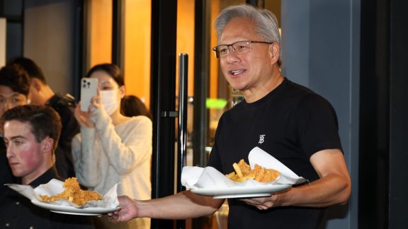 راز موفقیت انویدیا در بازار حافظه؛ شام‌ مرغ سوخاری مدیرعامل با سامسونگ و SK hynix