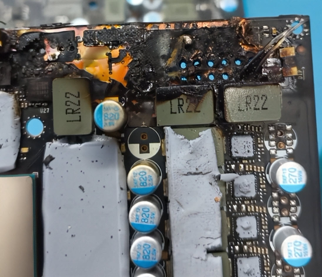 انفجار کانکتور 16 پین RTX 5090
