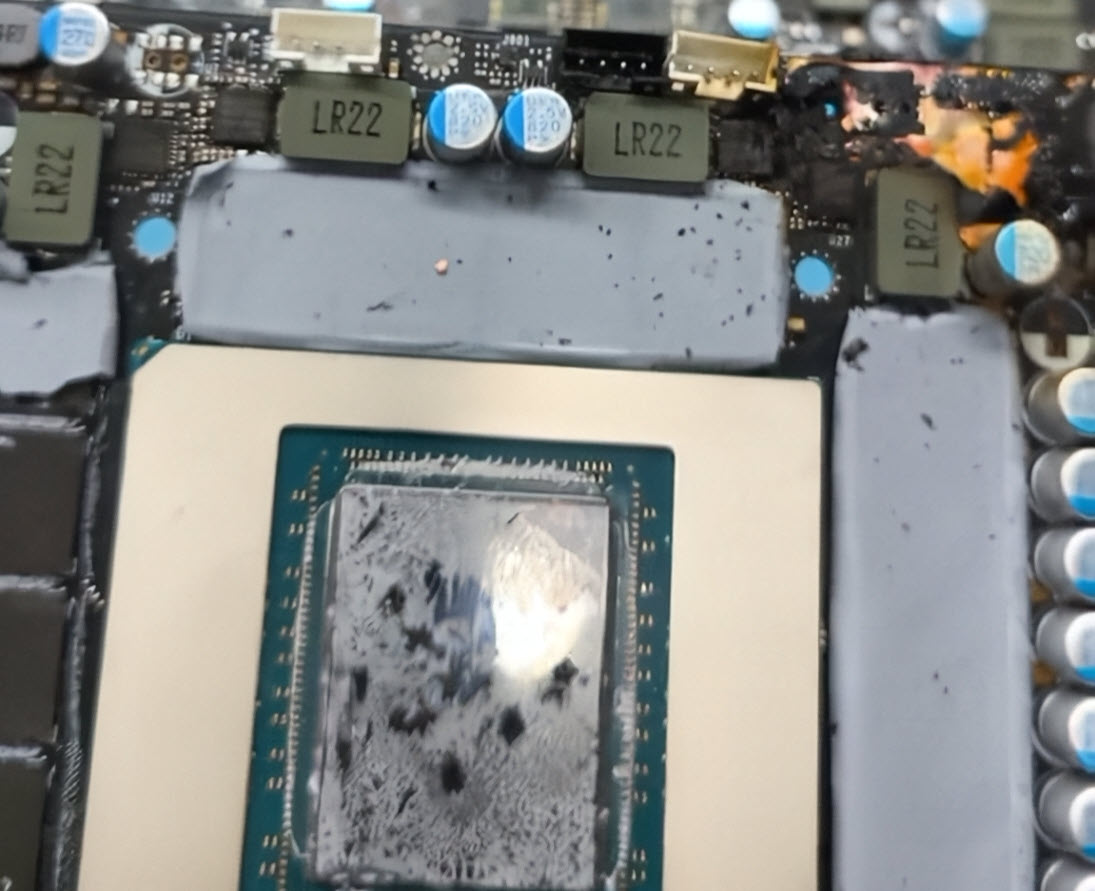 انفجار کانکتور 16 پین RTX 5090